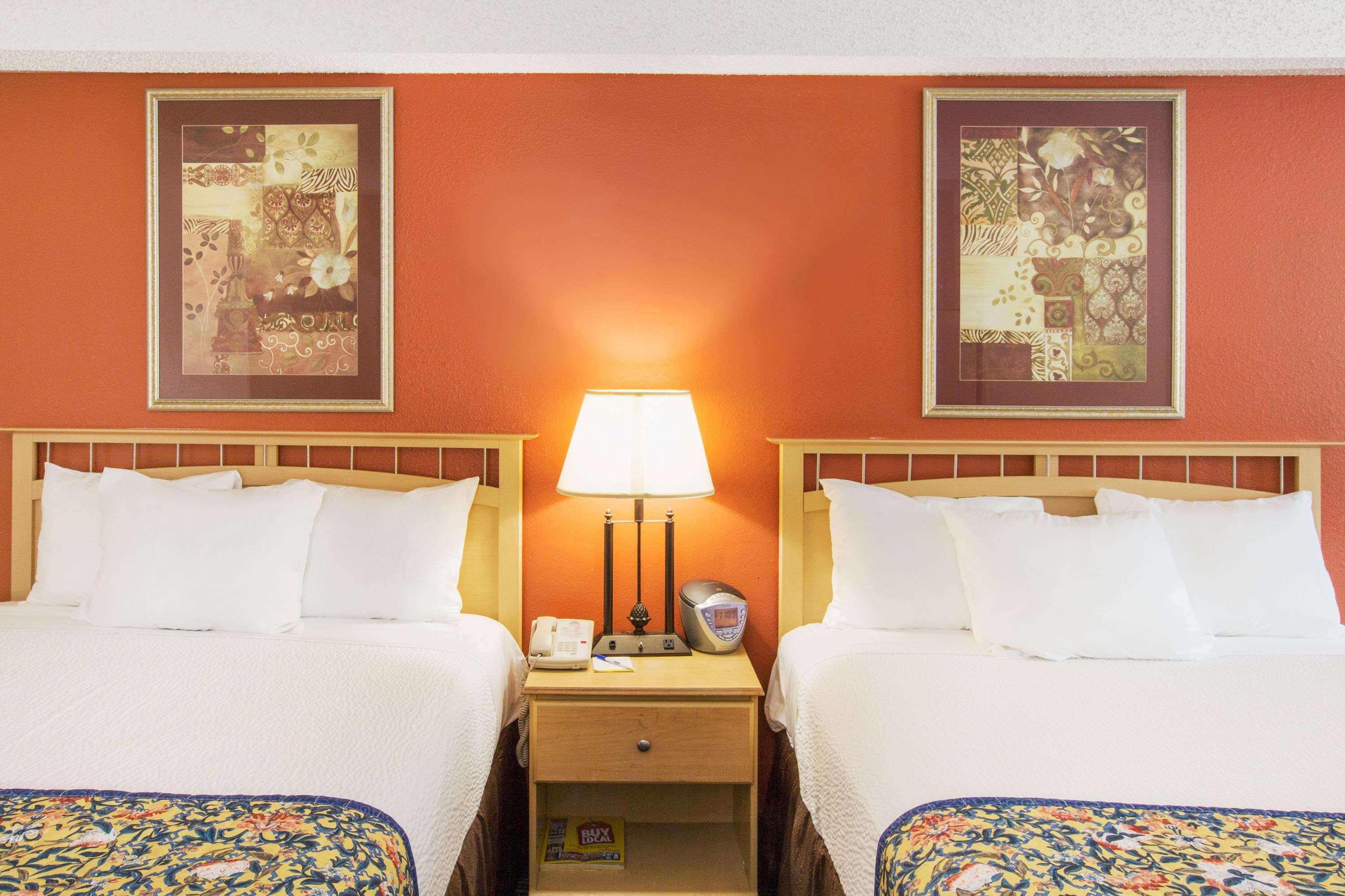 Days Inn By Wyndham Фремонт Экстерьер фото