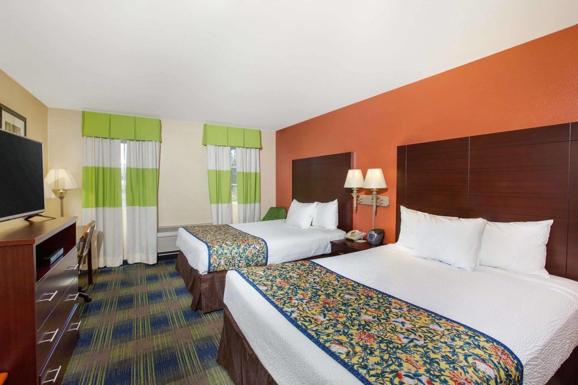 Days Inn By Wyndham Фремонт Экстерьер фото